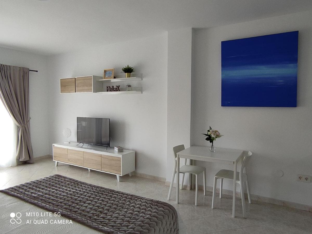 Benalsuite Estudio, Piscina Y Playa En Benalbeach, Appartamento *